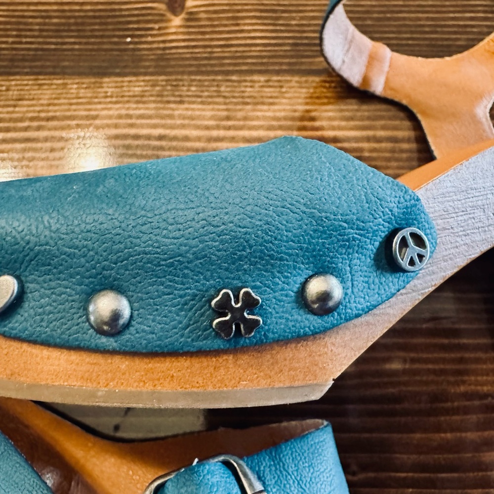 Lucky‎ Brand BohoTeal Clog Sandals with Charms and Wooden Heel Size 8 - Picture 2 of 5